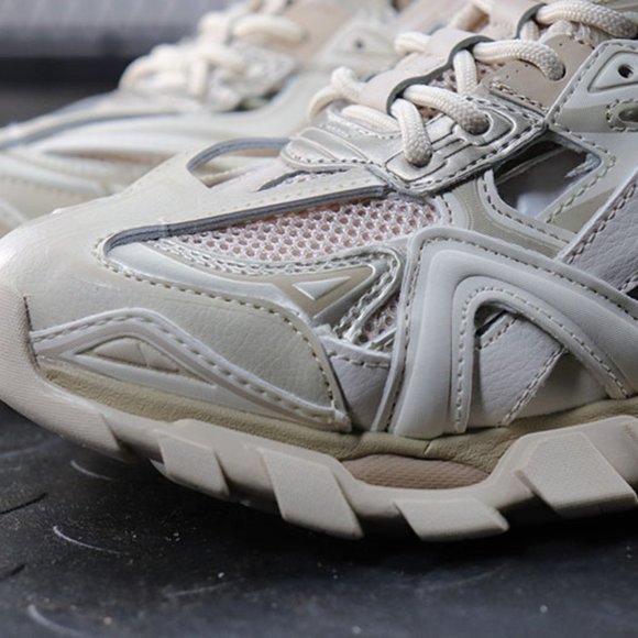 newBalischika 4, khaki track 2 main image 4